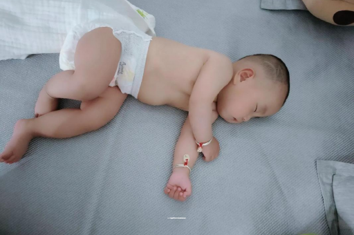 湘潭三个月宝宝抬头不稳